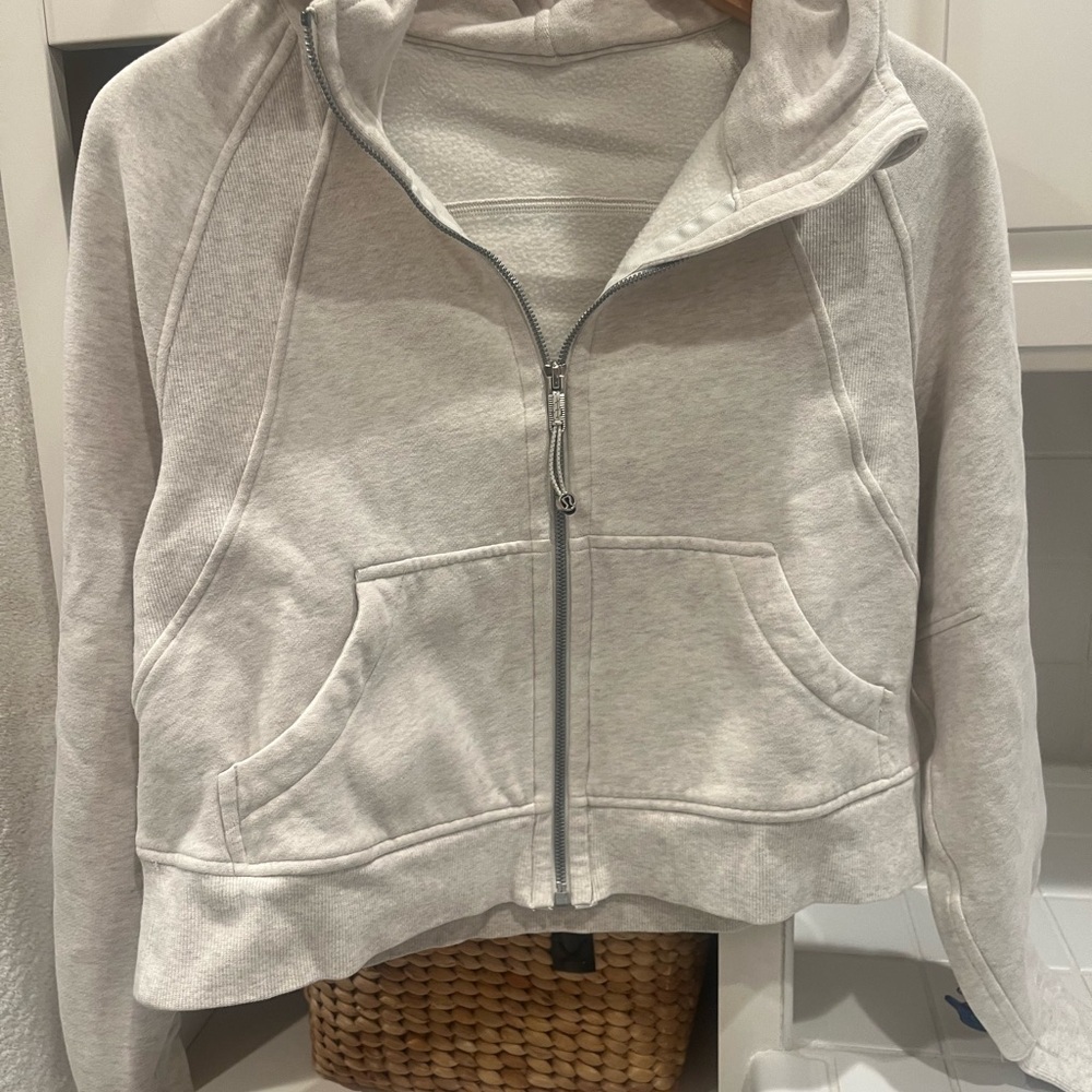 🍋LULULEMON  ESCUBA FULLL ZIP Hoodie Cropped Hoodie with Front Pockets LIGHT GRAY